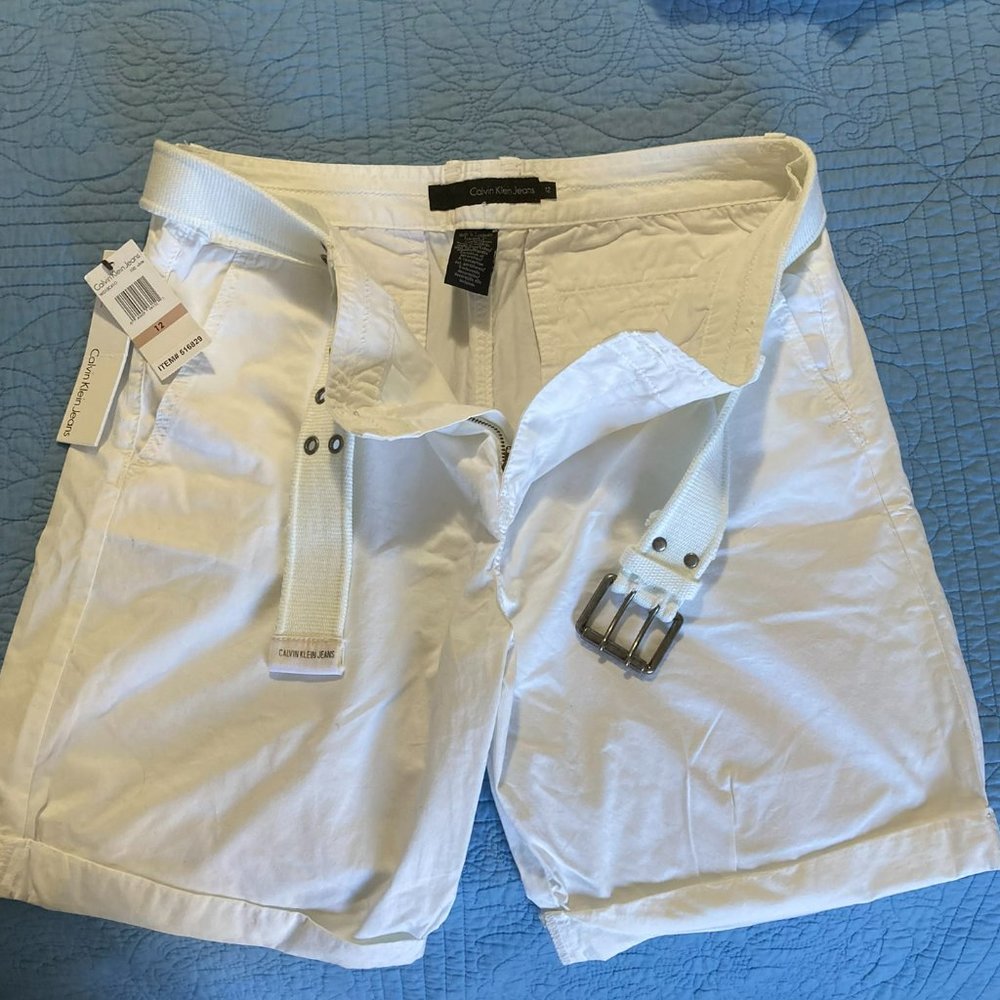 Women's Calvin Klein white matching shorts and belt. NWOT